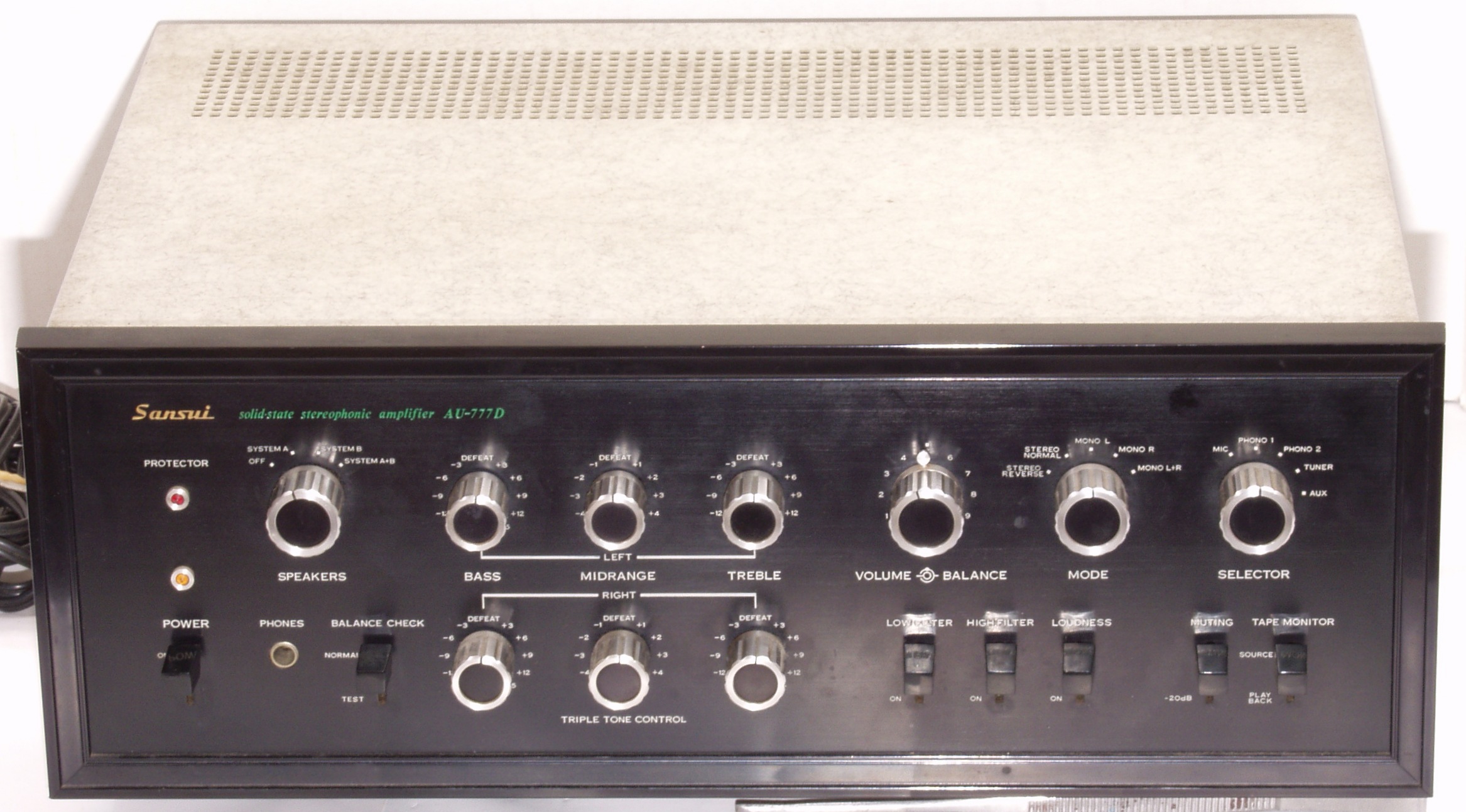 ベルギー製 AU-777D Sansui プリメインアンプ 電解コンデンサ全数交換